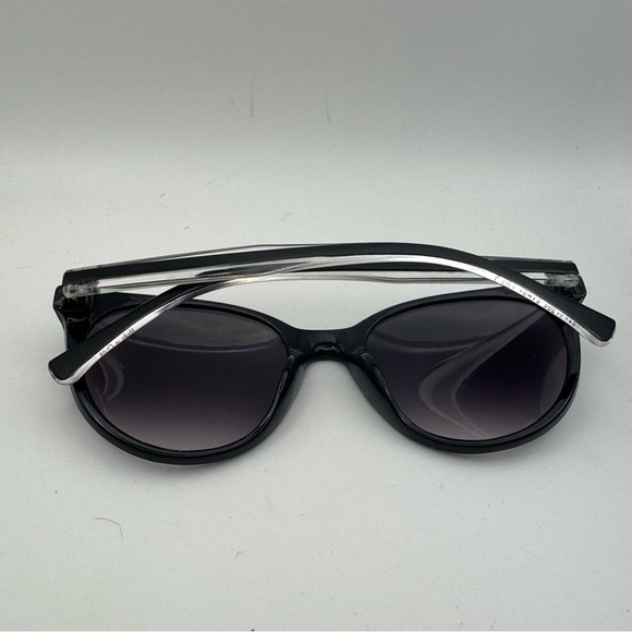 Classic Black Cat Eye Sunglasses with Gradient Lenses Chic Everyday Style Retro - Picture 4 of 9